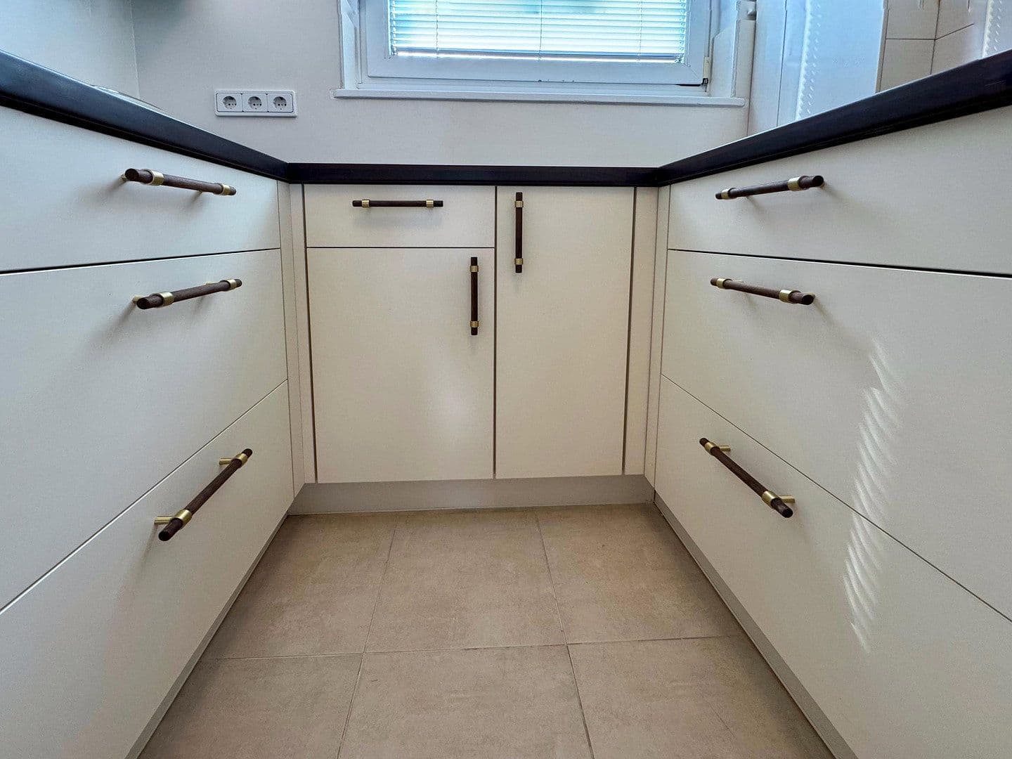 Predaj bytu 2-izbový 64 m², Berlin, Berlín Predaj bytu 2-izbový 64 m², Berlin, Berlín