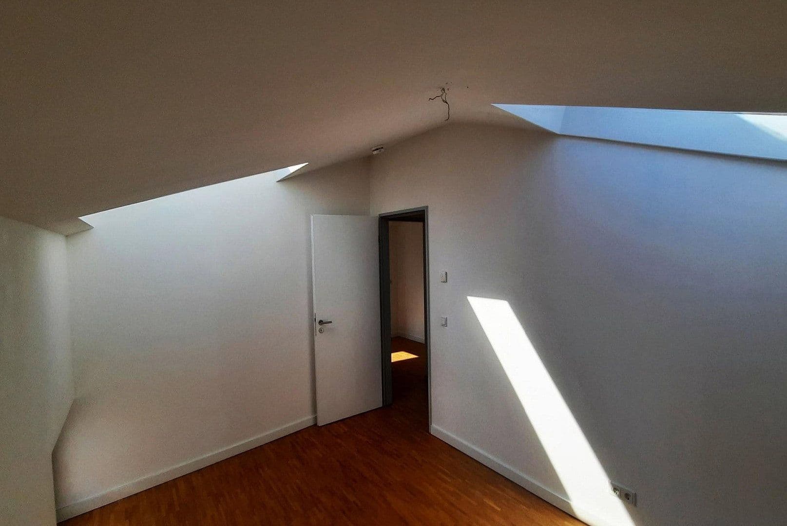 Predaj bytu 4-izbový 147 m², Berlin, Berlín Predaj bytu 4-izbový 147 m², Berlin, Berlín
