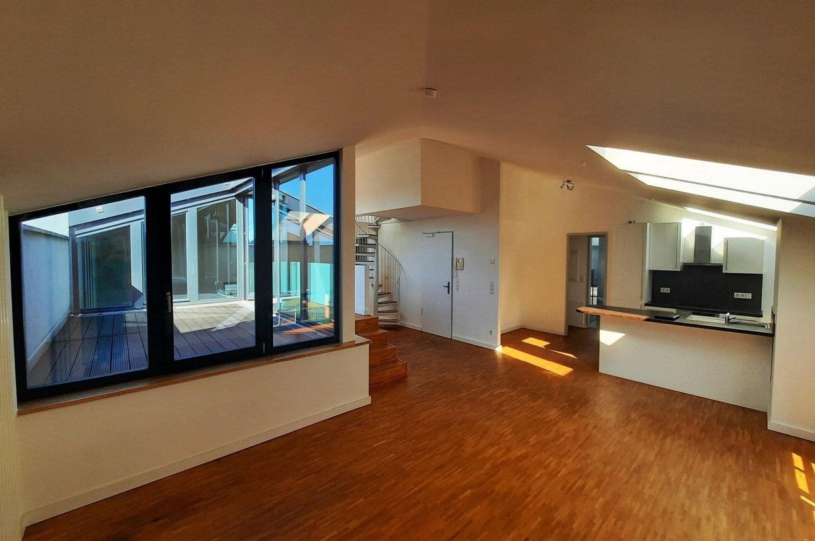 Predaj bytu 4-izbový 147 m², Berlin, Berlín Predaj bytu 4-izbový 147 m², Berlin, Berlín