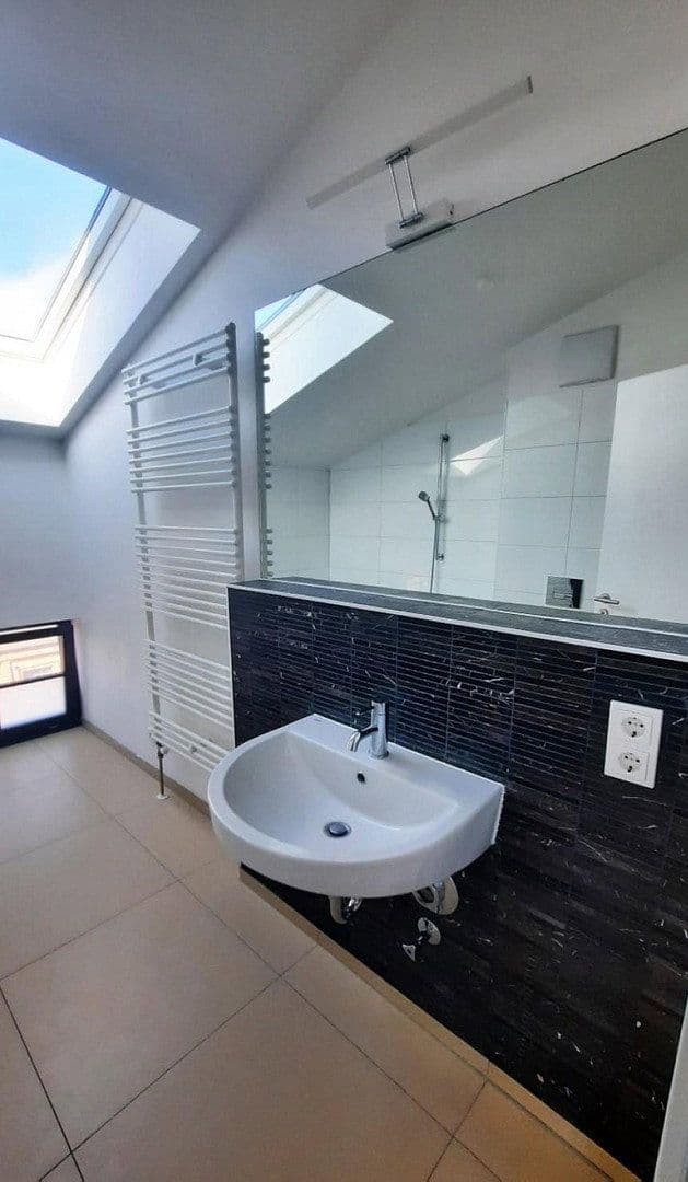 Predaj bytu 4-izbový 147 m², Berlin, Berlín Predaj bytu 4-izbový 147 m², Berlin, Berlín