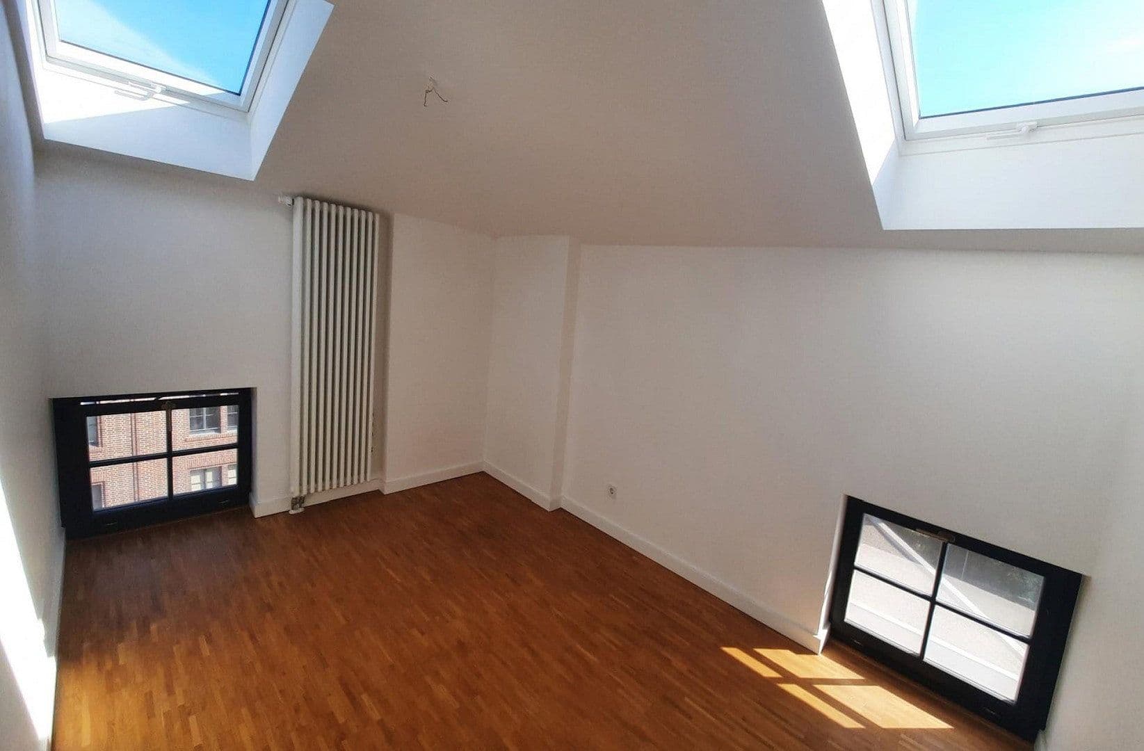 Predaj bytu 4-izbový 147 m², Berlin, Berlín Predaj bytu 4-izbový 147 m², Berlin, Berlín