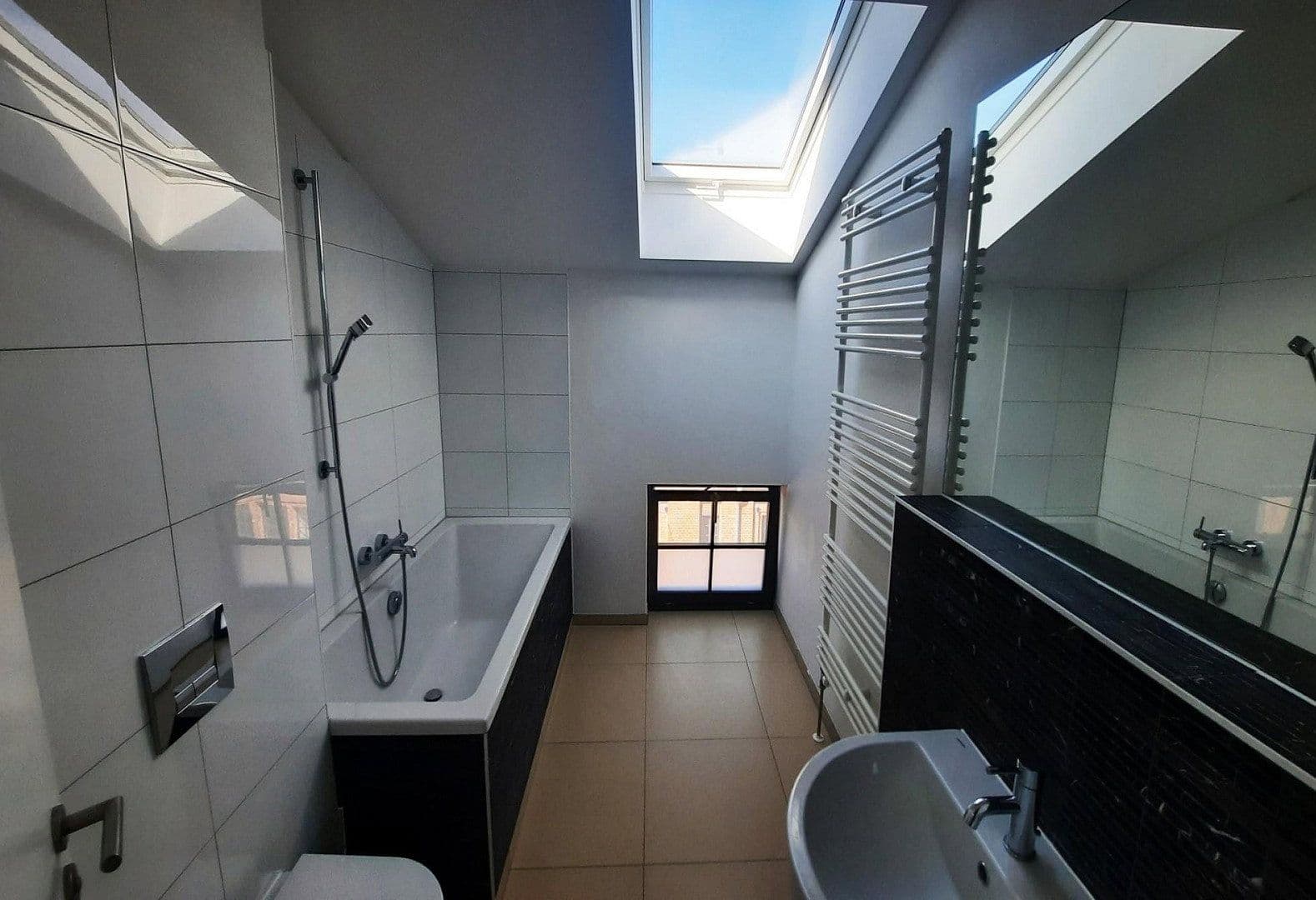 Predaj bytu 4-izbový 147 m², Berlin, Berlín Predaj bytu 4-izbový 147 m², Berlin, Berlín