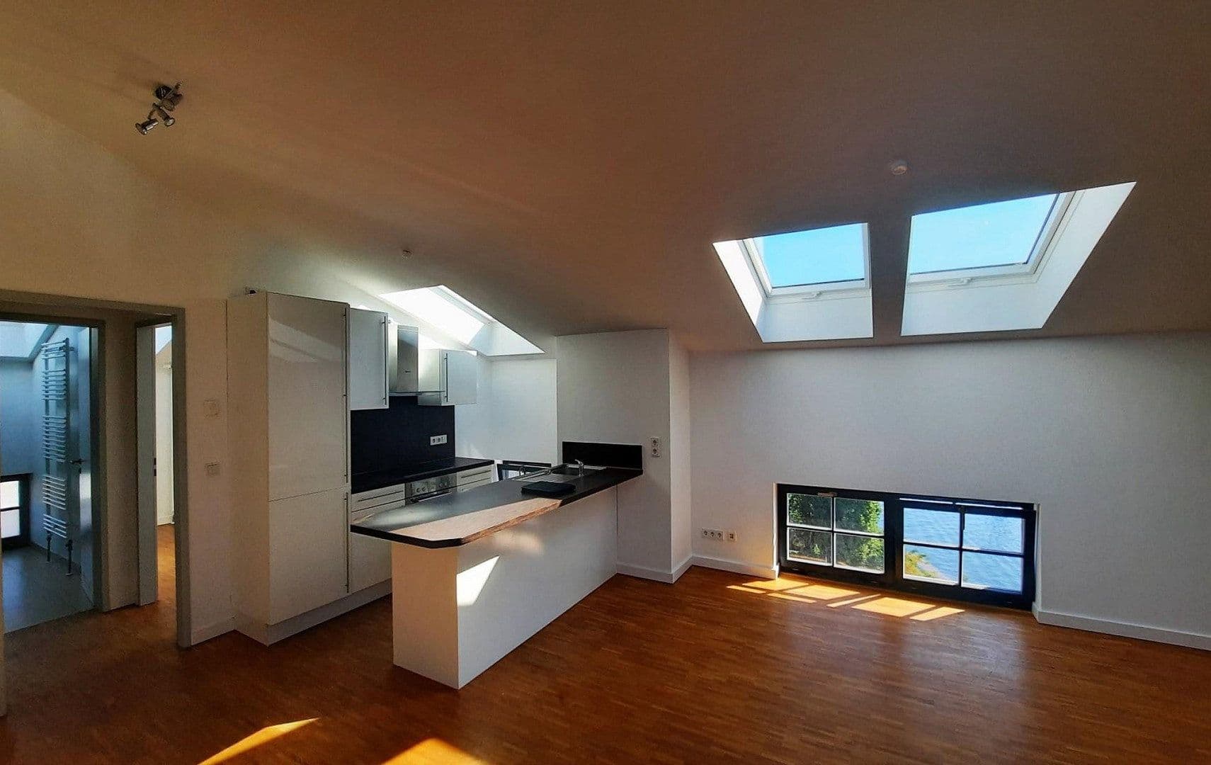 Predaj bytu 4-izbový 147 m², Berlin, Berlín Predaj bytu 4-izbový 147 m², Berlin, Berlín