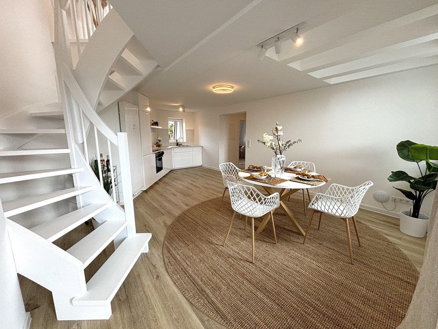 Prenájom bytu 2-izbový 54 m², Bergisch Gladbacher Str. 135-137, Köln, Severné Porýnie - Westfálsko Prenájom bytu 2-izbový 54 m², Bergisch Gladbacher Str. 135-137, Köln, Severné Porýnie - Westfálsko
