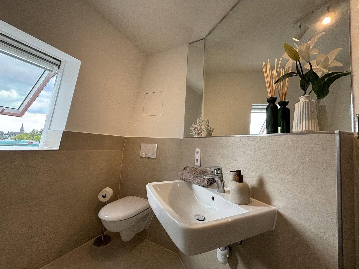 Prenájom bytu 2-izbový 54 m², Bergisch Gladbacher Str. 135-137, Köln, Severné Porýnie - Westfálsko Prenájom bytu 2-izbový 54 m², Bergisch Gladbacher Str. 135-137, Köln, Severné Porýnie - Westfálsko