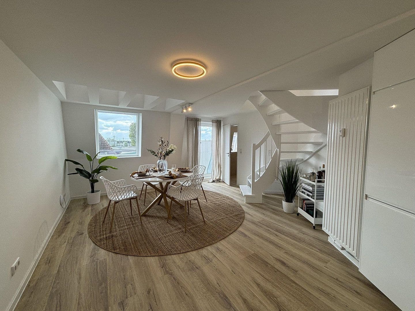 Prenájom bytu 2-izbový 54 m², Bergisch Gladbacher Str. 135-137, Köln, Severné Porýnie - Westfálsko Prenájom bytu 2-izbový 54 m², Bergisch Gladbacher Str. 135-137, Köln, Severné Porýnie - Westfálsko