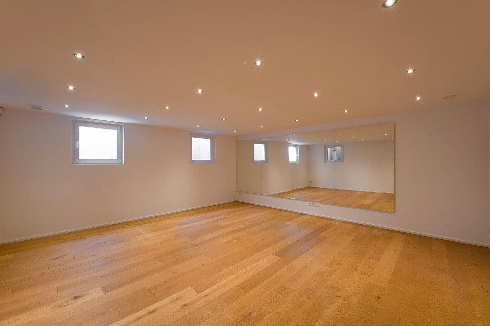 Predaj domu 290 m², pozemok 942 m², Seeshaupt, Bavorsko Predaj domu 290 m², pozemok 942 m², Seeshaupt, Bavorsko