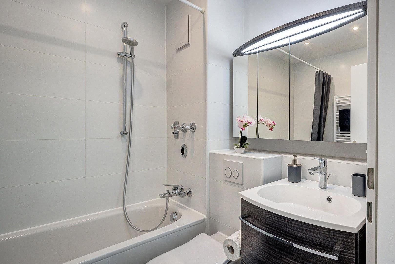 Prenájom bytu 3-izbový 73 m², München, Bavorsko Prenájom bytu 3-izbový 73 m², München, Bavorsko