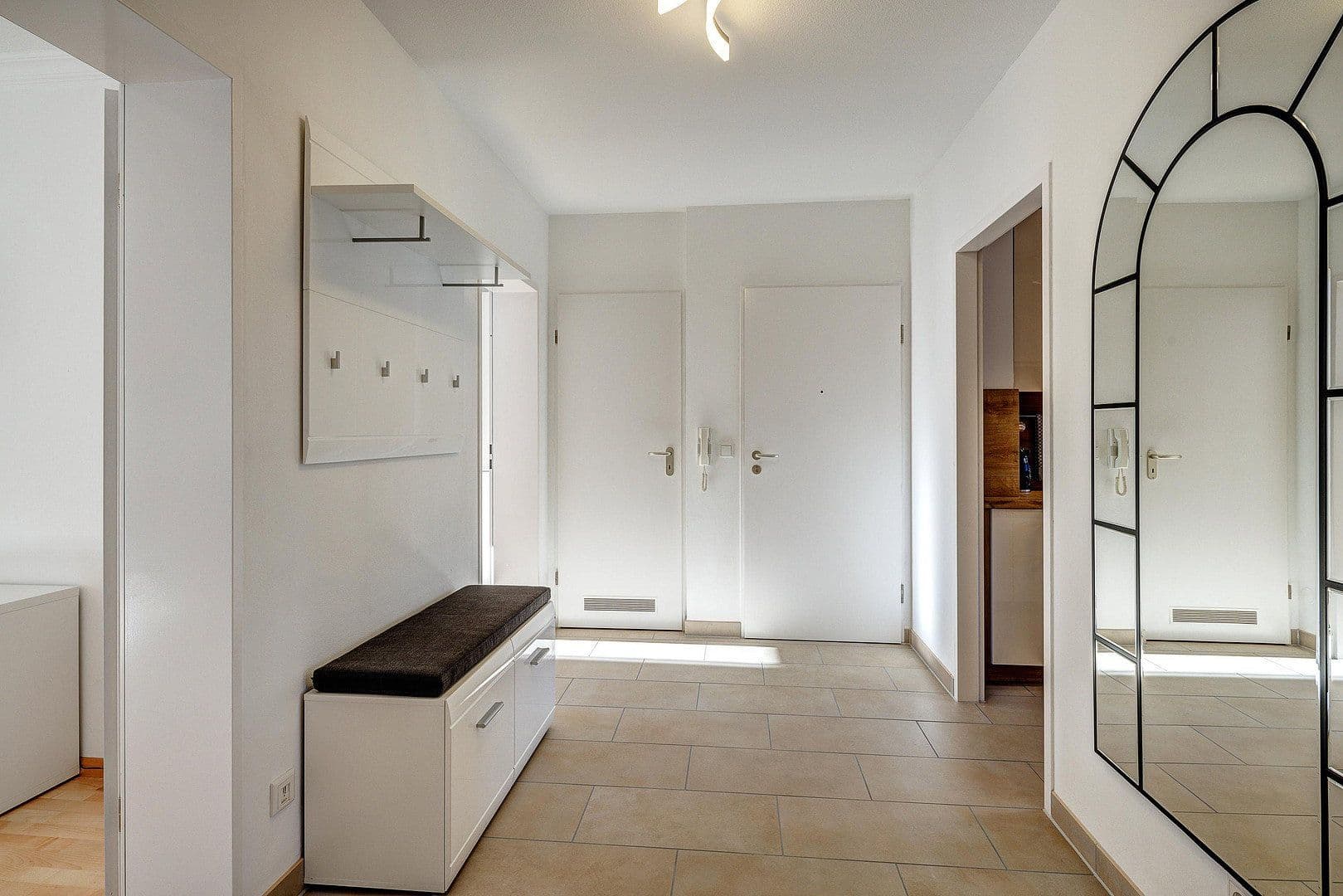 Prenájom bytu 3-izbový 73 m², München, Bavorsko Prenájom bytu 3-izbový 73 m², München, Bavorsko