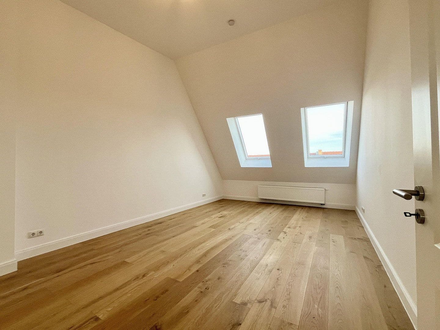 Prenájom bytu 3-izbový 87 m², Edisonstr. 45, Berlin, Berlín Prenájom bytu 3-izbový 87 m², Edisonstr. 45, Berlin, Berlín