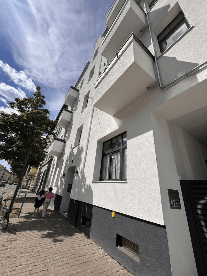 Prenájom bytu 3-izbový 87 m², Edisonstr. 45, Berlin, Berlín Prenájom bytu 3-izbový 87 m², Edisonstr. 45, Berlin, Berlín