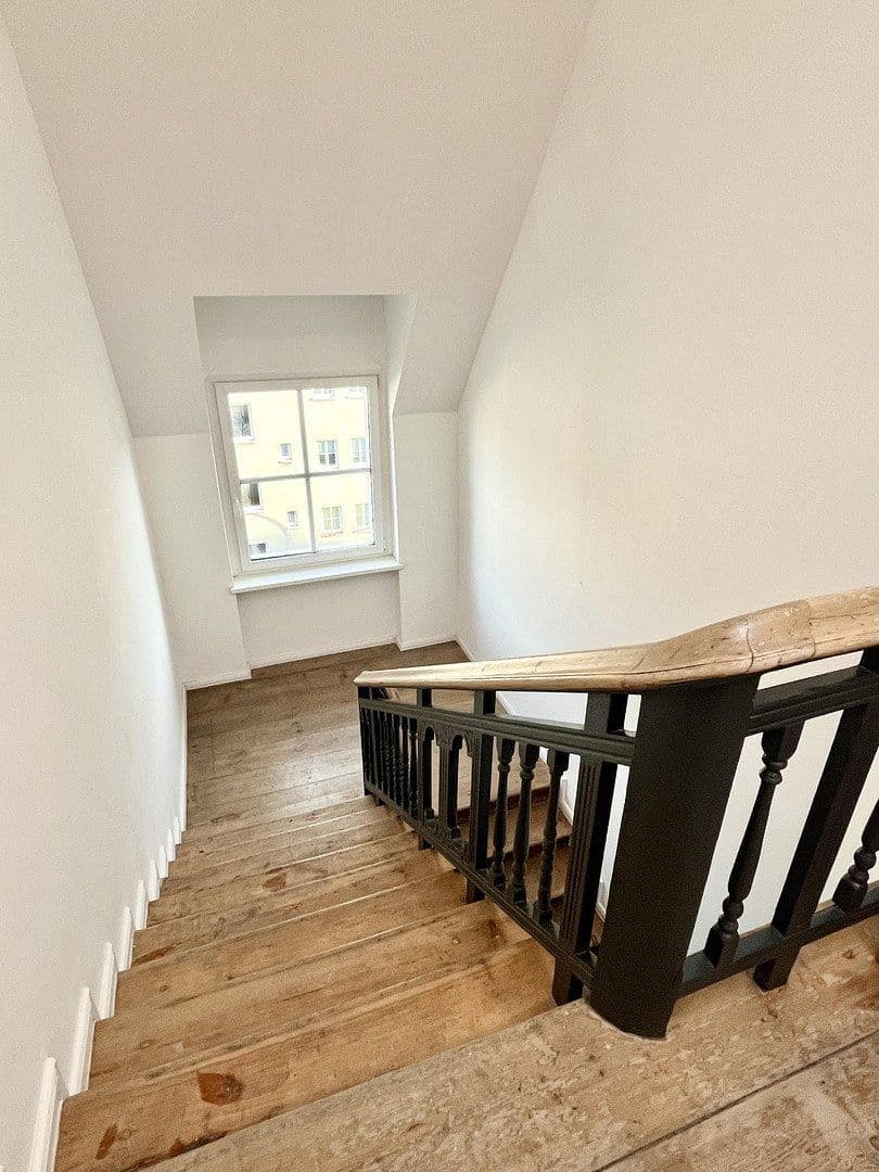 Prenájom bytu 3-izbový 87 m², Edisonstr. 45, Berlin, Berlín Prenájom bytu 3-izbový 87 m², Edisonstr. 45, Berlin, Berlín