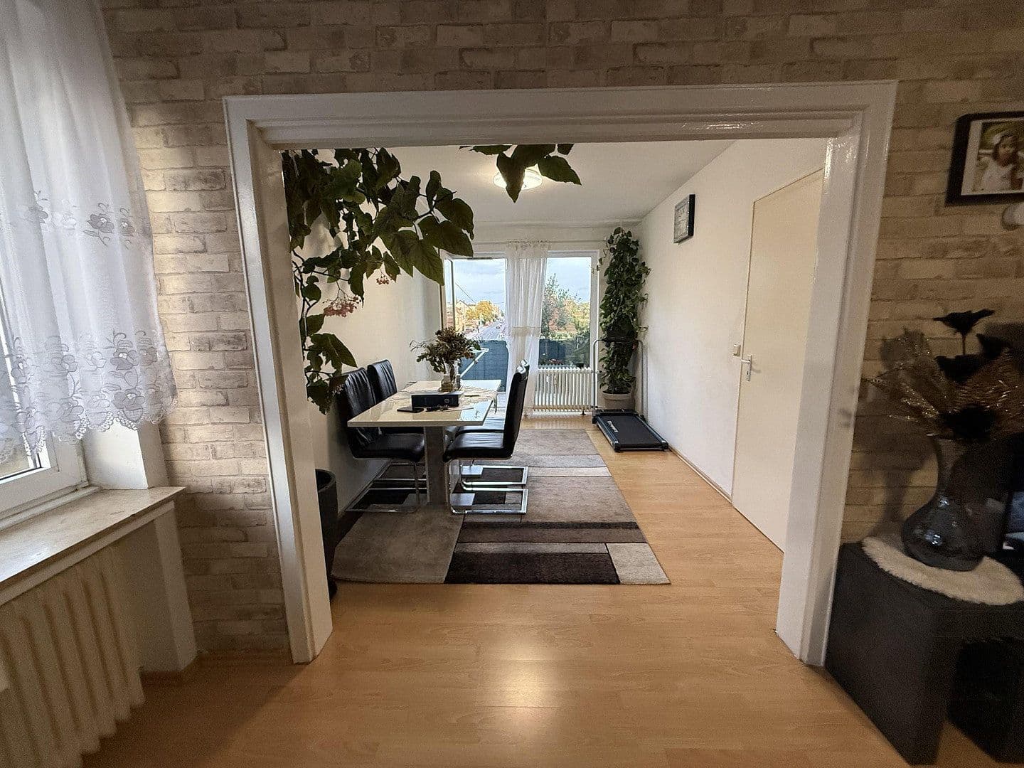 Prenájom bytu 4-izbový 85 m², Luisenstraße 136b, Siegburg, Severné Porýnie - Westfálsko Prenájom bytu 4-izbový 85 m², Luisenstraße 136b, Siegburg, Severné Porýnie - Westfálsko