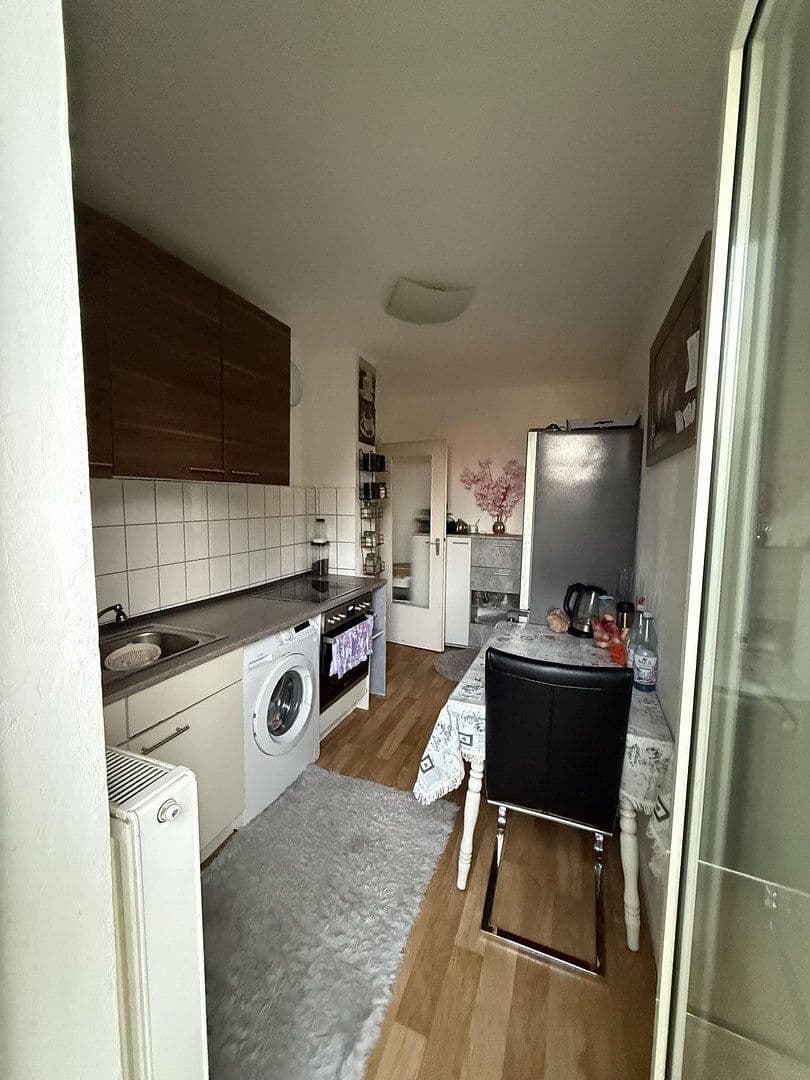 Prenájom bytu 4-izbový 85 m², Luisenstraße 136b, Siegburg, Severné Porýnie - Westfálsko Prenájom bytu 4-izbový 85 m², Luisenstraße 136b, Siegburg, Severné Porýnie - Westfálsko