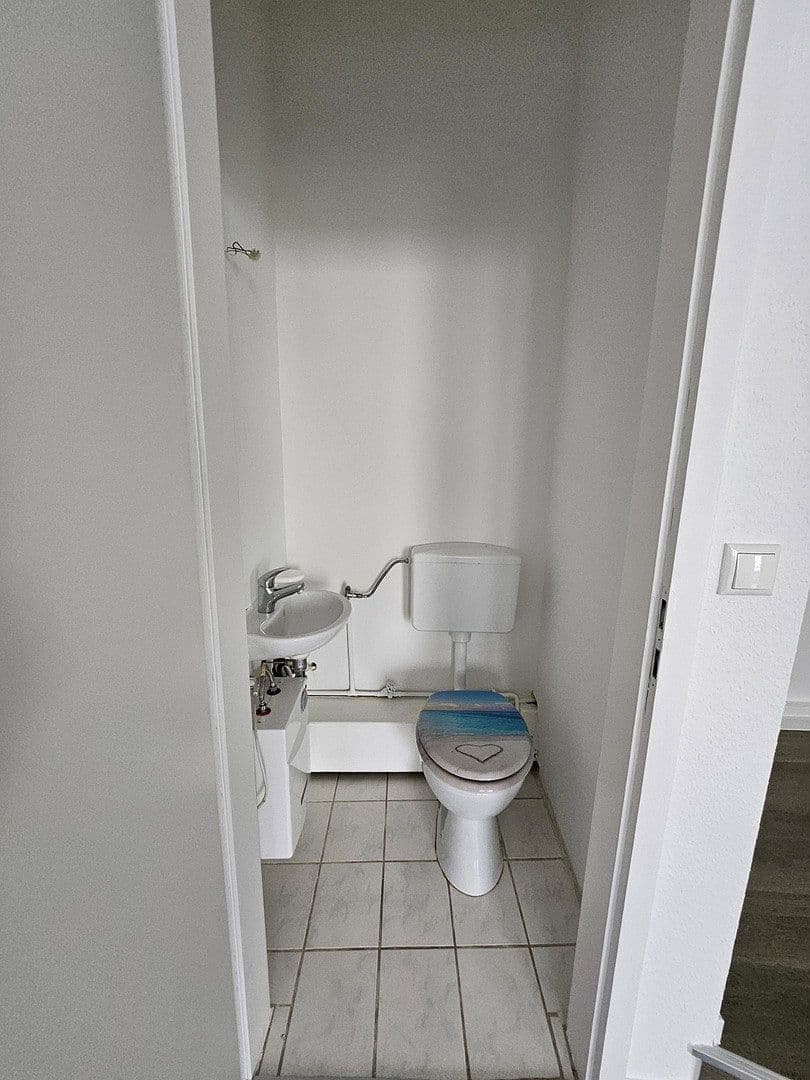 Prenájom bytu 3-izbový 70 m², Hauptstraße 8, Eppertshausen, Hesensko Prenájom bytu 3-izbový 70 m², Hauptstraße 8, Eppertshausen, Hesensko