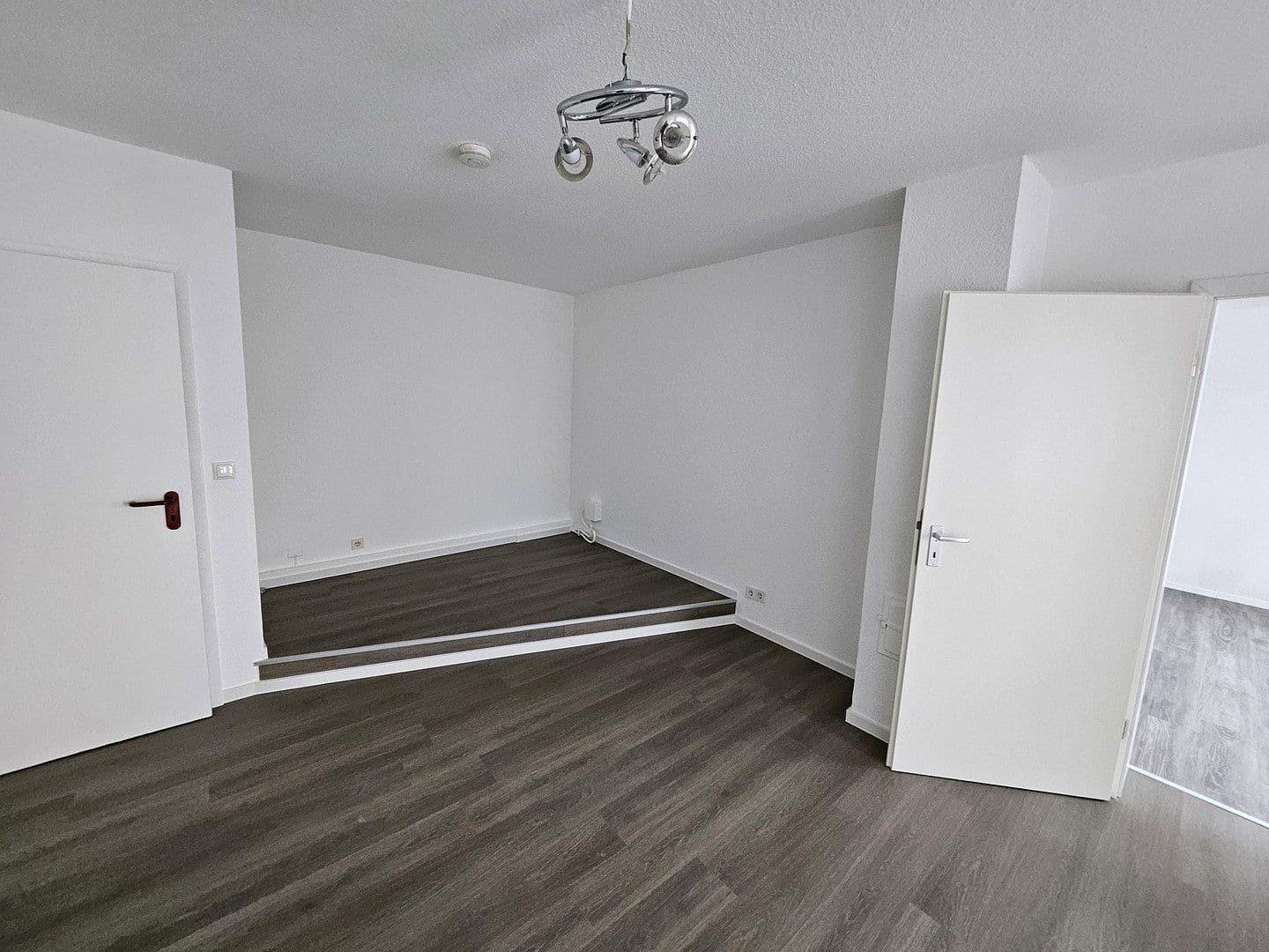 Prenájom bytu 3-izbový 70 m², Hauptstraße 8, Eppertshausen, Hesensko Prenájom bytu 3-izbový 70 m², Hauptstraße 8, Eppertshausen, Hesensko