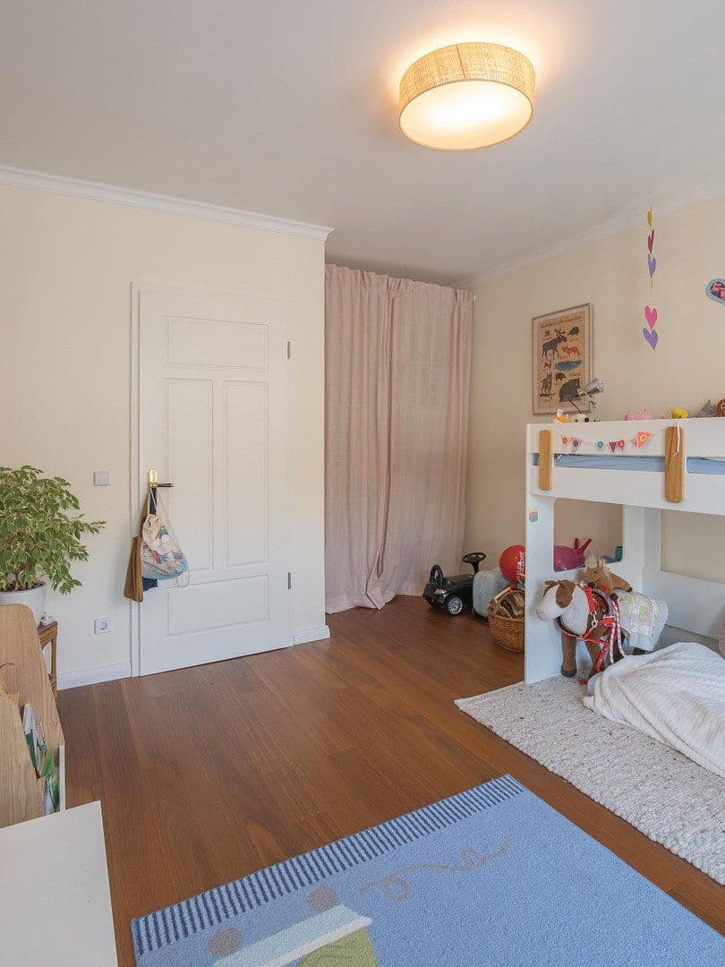 Predaj bytu 4-izbový 129 m², Berlin, Berlín Predaj bytu 4-izbový 129 m², Berlin, Berlín