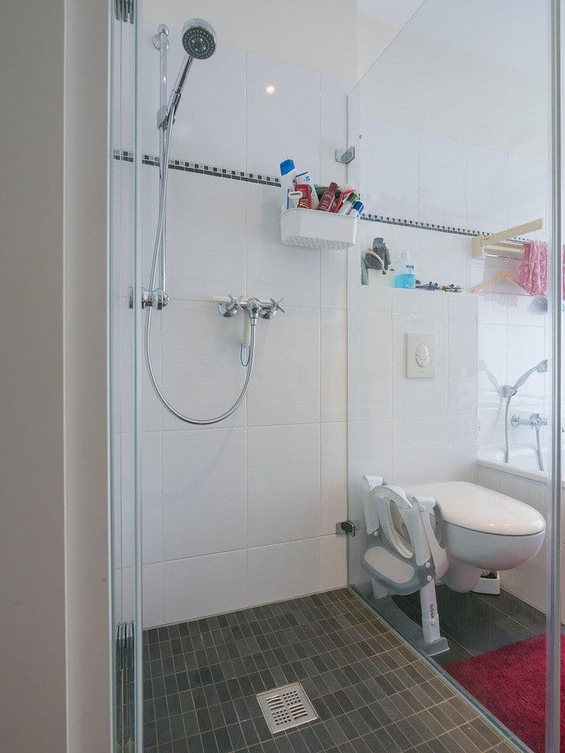 Predaj bytu 4-izbový 129 m², Berlin, Berlín Predaj bytu 4-izbový 129 m², Berlin, Berlín