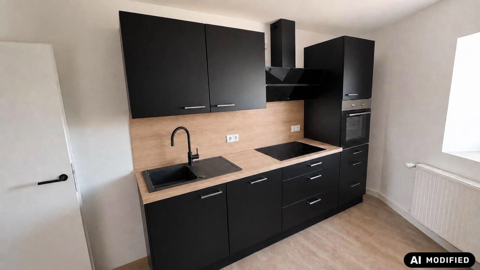 Prenájom bytu 3-izbový 84 m², Chemnitzer Str. 72, Meerane, Sasko Prenájom bytu 3-izbový 84 m², Chemnitzer Str. 72, Meerane, Sasko