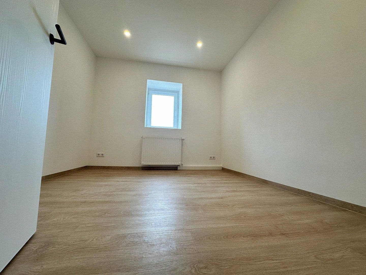 Prenájom bytu 3-izbový 84 m², Chemnitzer Str. 72, Meerane, Sasko Prenájom bytu 3-izbový 84 m², Chemnitzer Str. 72, Meerane, Sasko