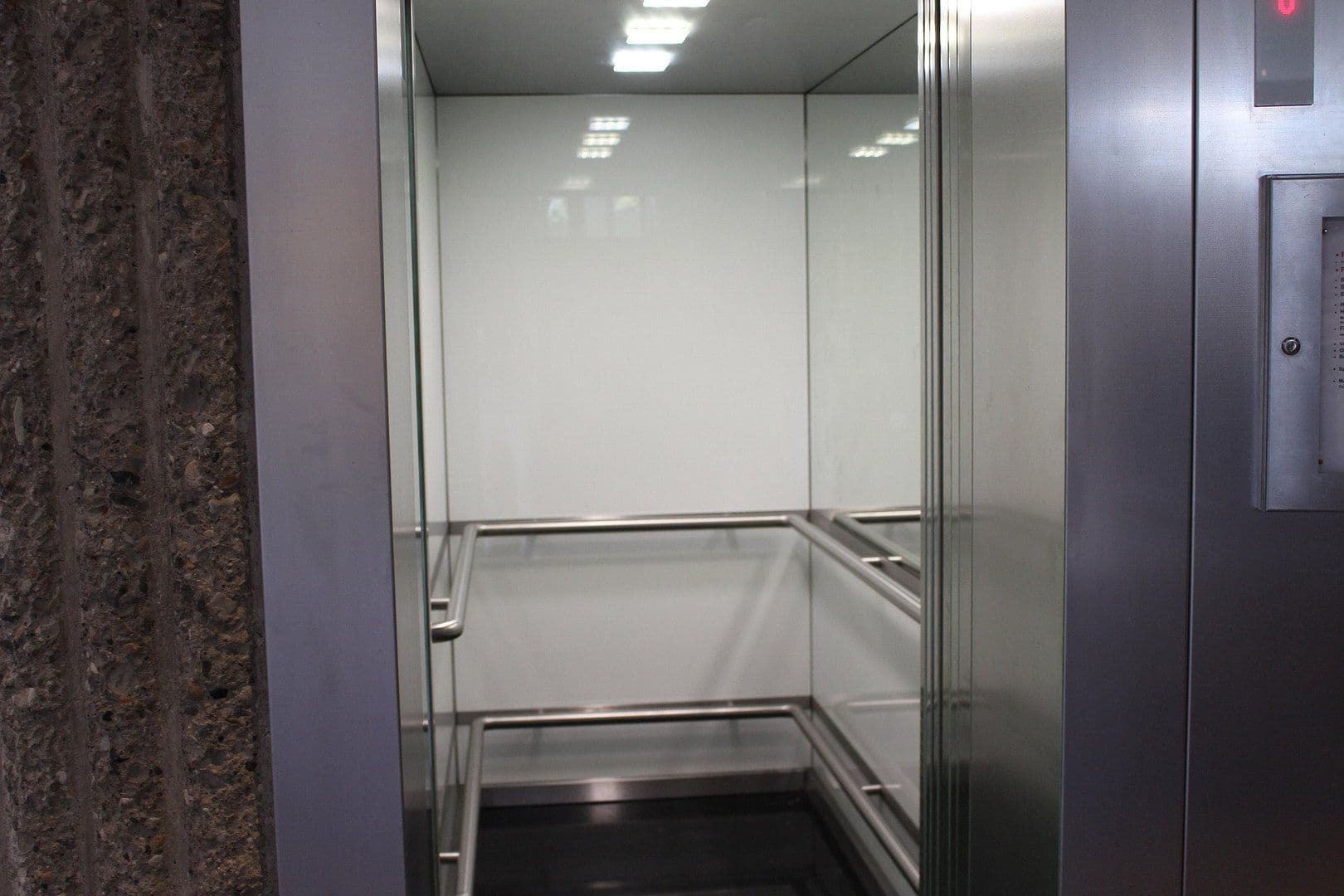 Predaj bytu 4-izbový 125 m², Wegsfeld 42, Hannover, Dolné Sasko Predaj bytu 4-izbový 125 m², Wegsfeld 42, Hannover, Dolné Sasko