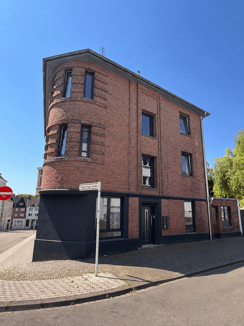 Prenájom bytu 5-izbový 120 m², Kyffhäuser Sr. 17, Mönchengladbach, Severné Porýnie - Westfálsko Prenájom bytu 5-izbový 120 m², Kyffhäuser Sr. 17, Mönchengladbach, Severné Porýnie - Westfálsko