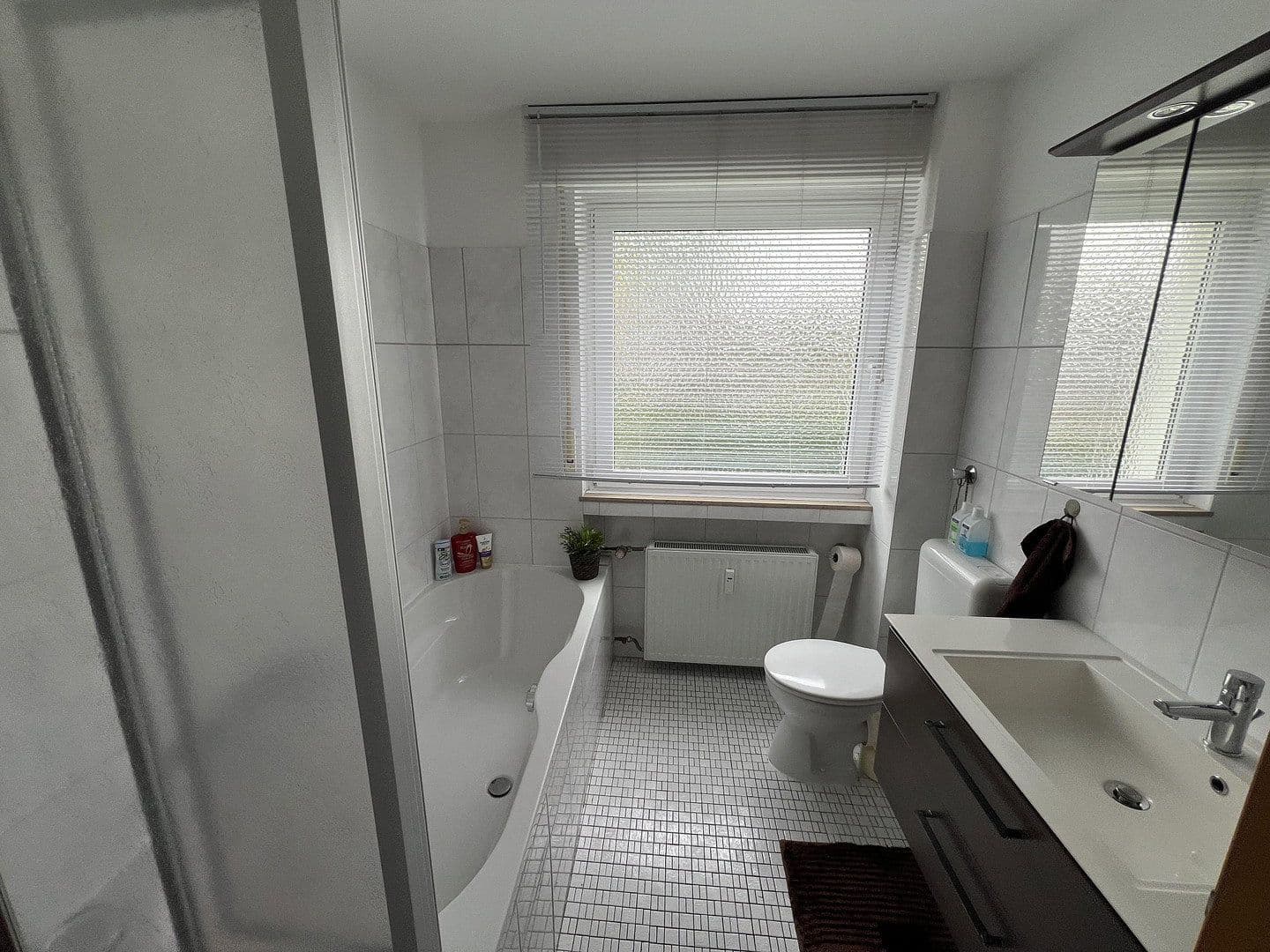 Prenájom bytu 3-izbový 73 m², Hattinger Str. 869, Bochum, Severné Porýnie - Westfálsko Prenájom bytu 3-izbový 73 m², Hattinger Str. 869, Bochum, Severné Porýnie - Westfálsko