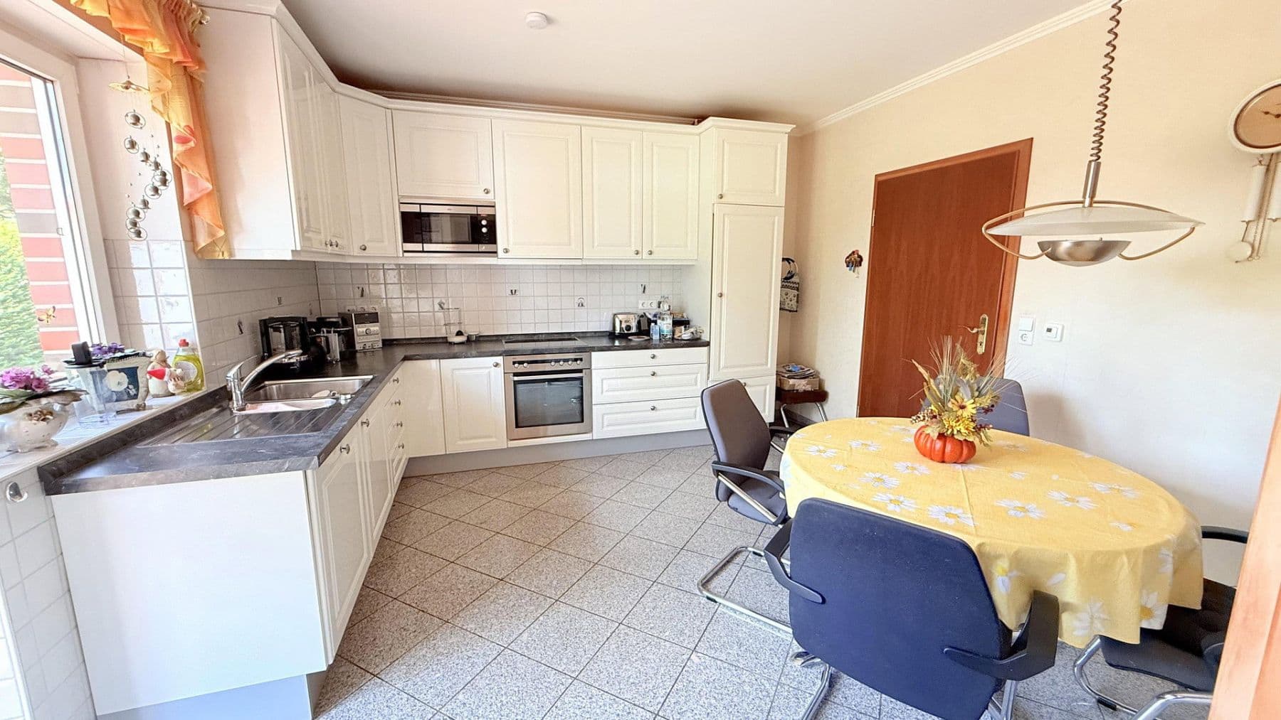 Predaj domu 324 m², pozemok 1.792 m², Syke, Dolné Sasko Predaj domu 324 m², pozemok 1.792 m², Syke, Dolné Sasko