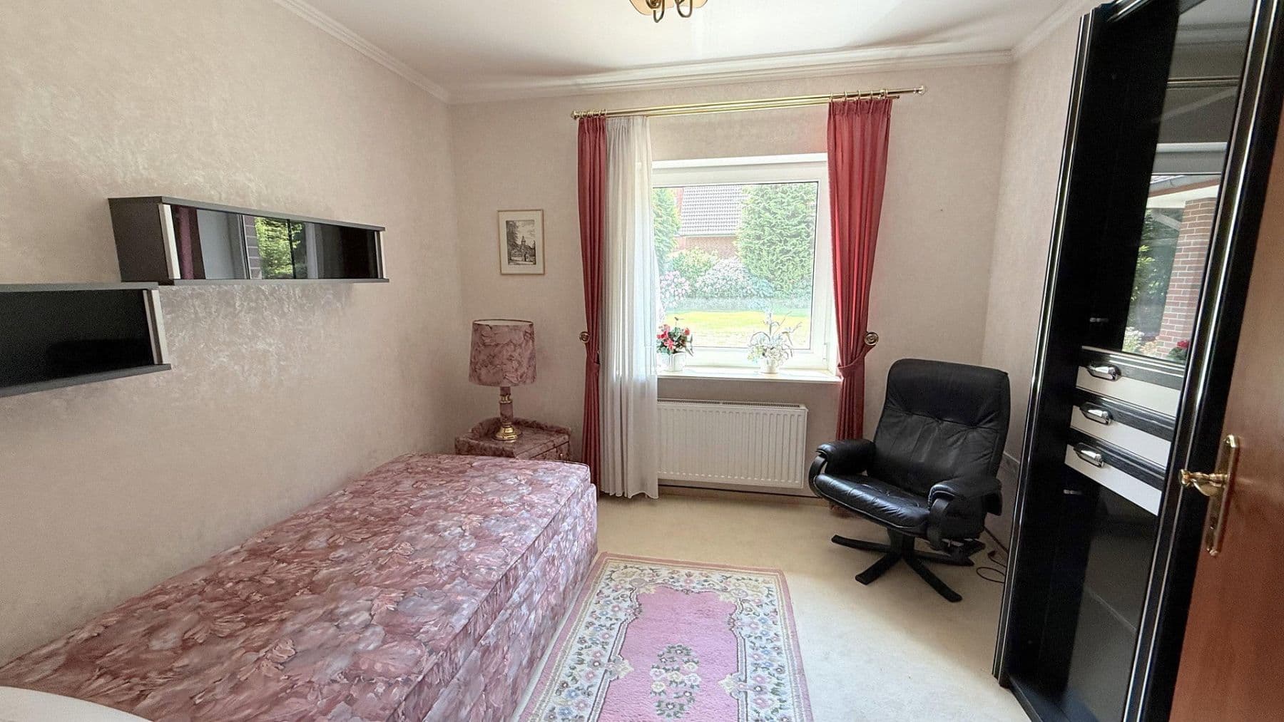 Predaj domu 324 m², pozemok 1.792 m², Syke, Dolné Sasko Predaj domu 324 m², pozemok 1.792 m², Syke, Dolné Sasko