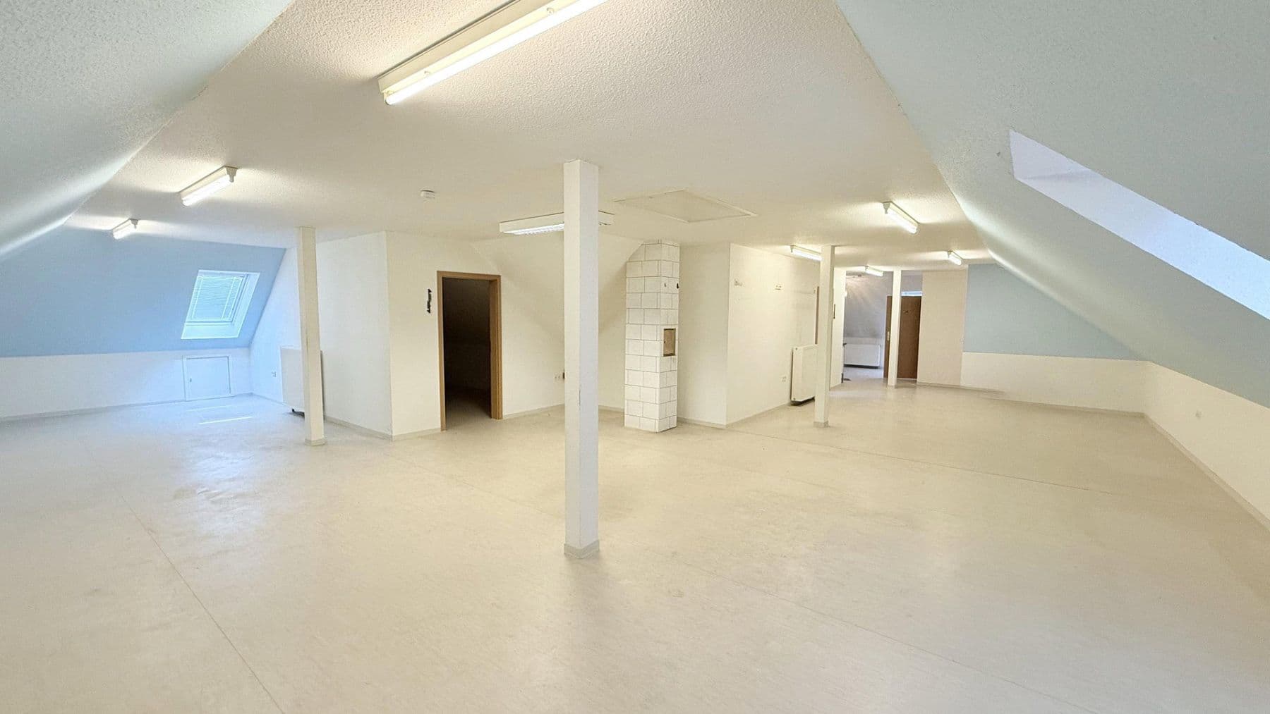 Predaj domu 324 m², pozemok 1.792 m², Syke, Dolné Sasko Predaj domu 324 m², pozemok 1.792 m², Syke, Dolné Sasko
