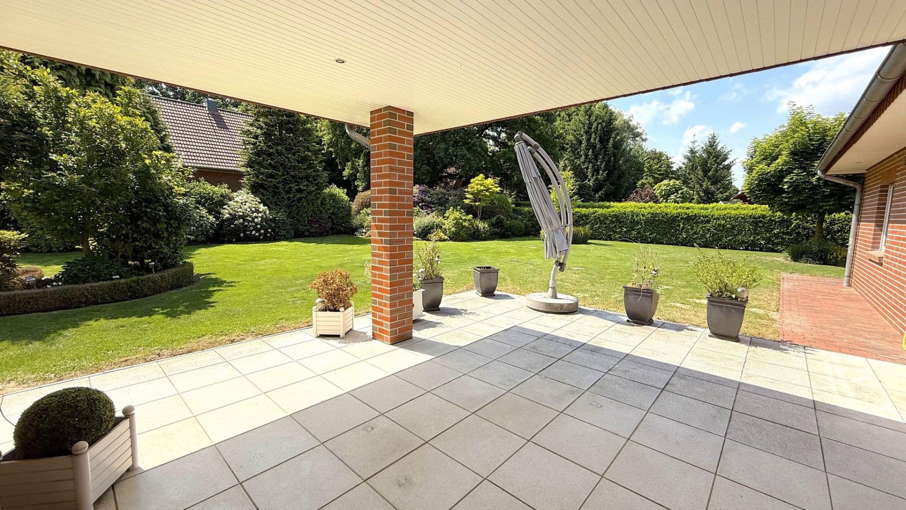 Predaj domu 324 m², pozemok 1.792 m², Syke, Dolné Sasko Predaj domu 324 m², pozemok 1.792 m², Syke, Dolné Sasko