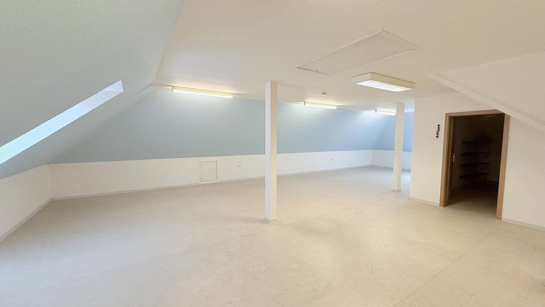 Predaj domu 324 m², pozemok 1.792 m², Syke, Dolné Sasko Predaj domu 324 m², pozemok 1.792 m², Syke, Dolné Sasko