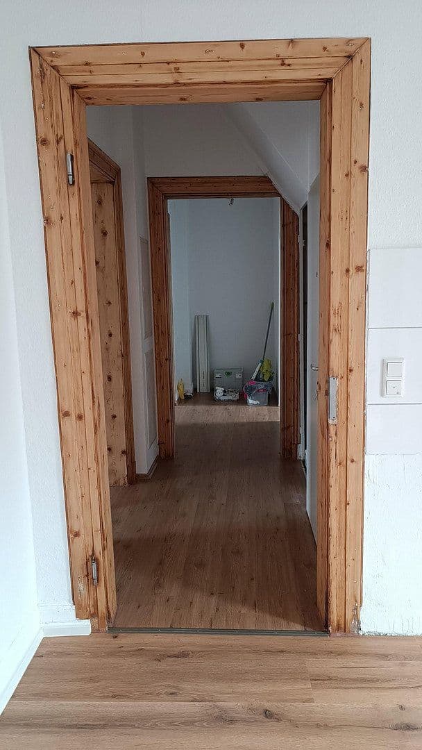 Prenájom bytu 4-izbový 100 m², Feldstr. 48, Wuppertal, Severné Porýnie - Westfálsko Prenájom bytu 4-izbový 100 m², Feldstr. 48, Wuppertal, Severné Porýnie - Westfálsko