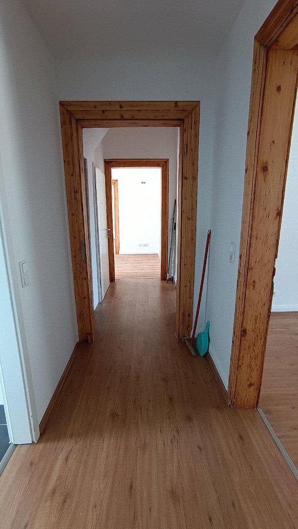 Prenájom bytu 4-izbový 100 m², Feldstr. 48, Wuppertal, Severné Porýnie - Westfálsko Prenájom bytu 4-izbový 100 m², Feldstr. 48, Wuppertal, Severné Porýnie - Westfálsko