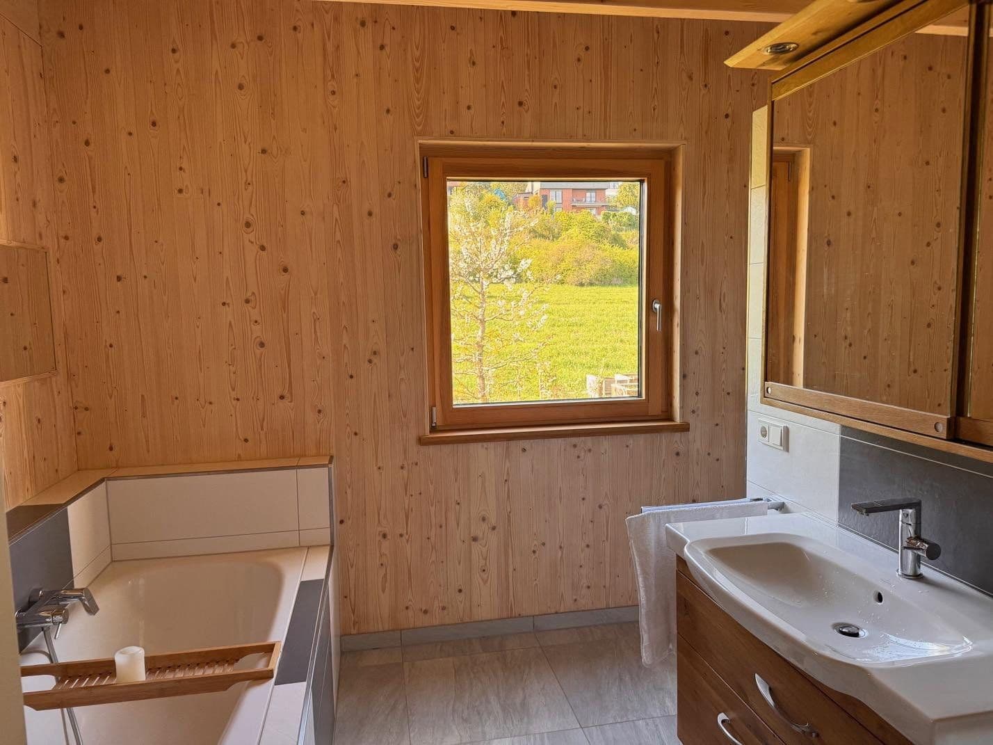 Predaj domu 224 m², pozemok 785 m², Weiler bei Bingen, Porýnie-Falcko Predaj domu 224 m², pozemok 785 m², Weiler bei Bingen, Porýnie-Falcko