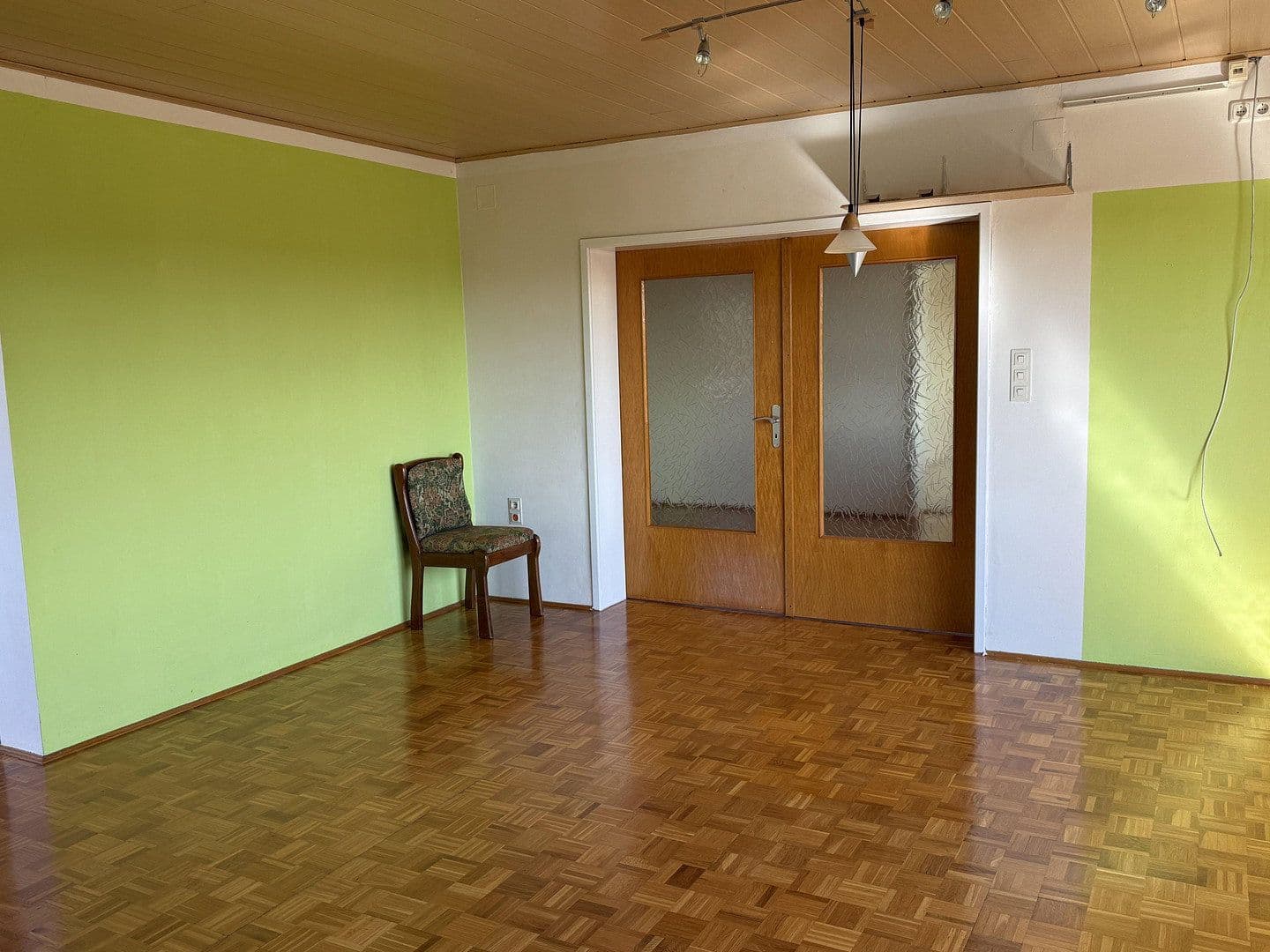 Predaj domu 228 m², pozemok 1.007 m², Uehlfeld, Bavorsko Predaj domu 228 m², pozemok 1.007 m², Uehlfeld, Bavorsko