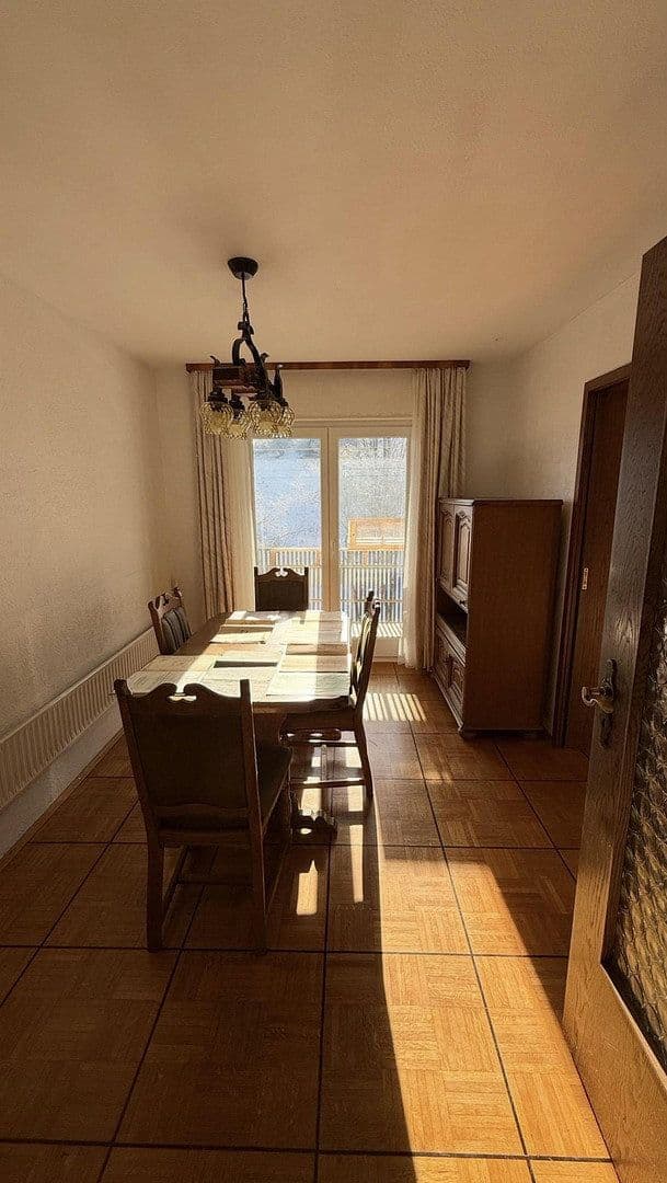 Predaj domu 200 m², pozemok 499 m², Rossentalstraße 122, Albstadt, Bádensko-Wurttembersko Predaj domu 200 m², pozemok 499 m², Rossentalstraße 122, Albstadt, Bádensko-Wurttembersko