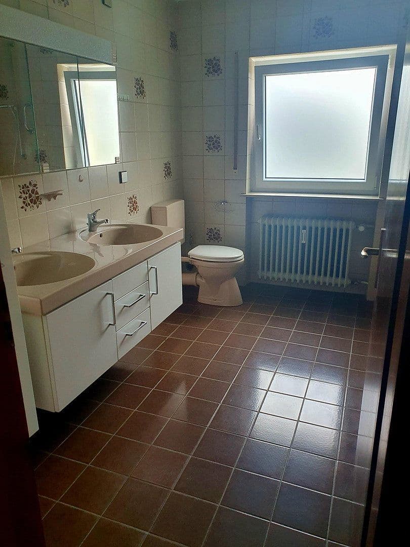 Predaj domu 197 m², pozemok 1.220 m², Buchen (Odenwald), Bádensko-Wurttembersko Predaj domu 197 m², pozemok 1.220 m², Buchen (Odenwald), Bádensko-Wurttembersko