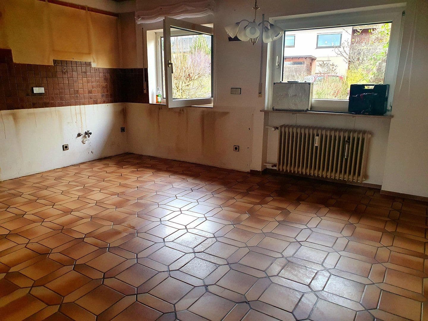 Predaj domu 197 m², pozemok 1.220 m², Buchen (Odenwald), Bádensko-Wurttembersko Predaj domu 197 m², pozemok 1.220 m², Buchen (Odenwald), Bádensko-Wurttembersko
