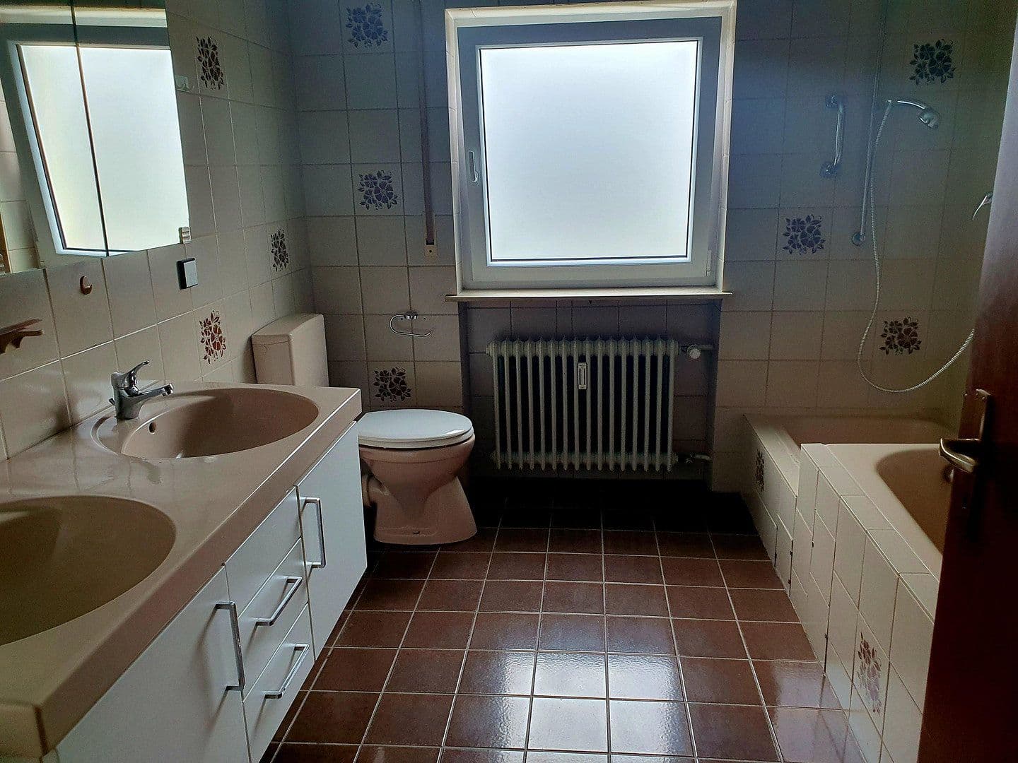 Predaj domu 197 m², pozemok 1.220 m², Buchen (Odenwald), Bádensko-Wurttembersko Predaj domu 197 m², pozemok 1.220 m², Buchen (Odenwald), Bádensko-Wurttembersko