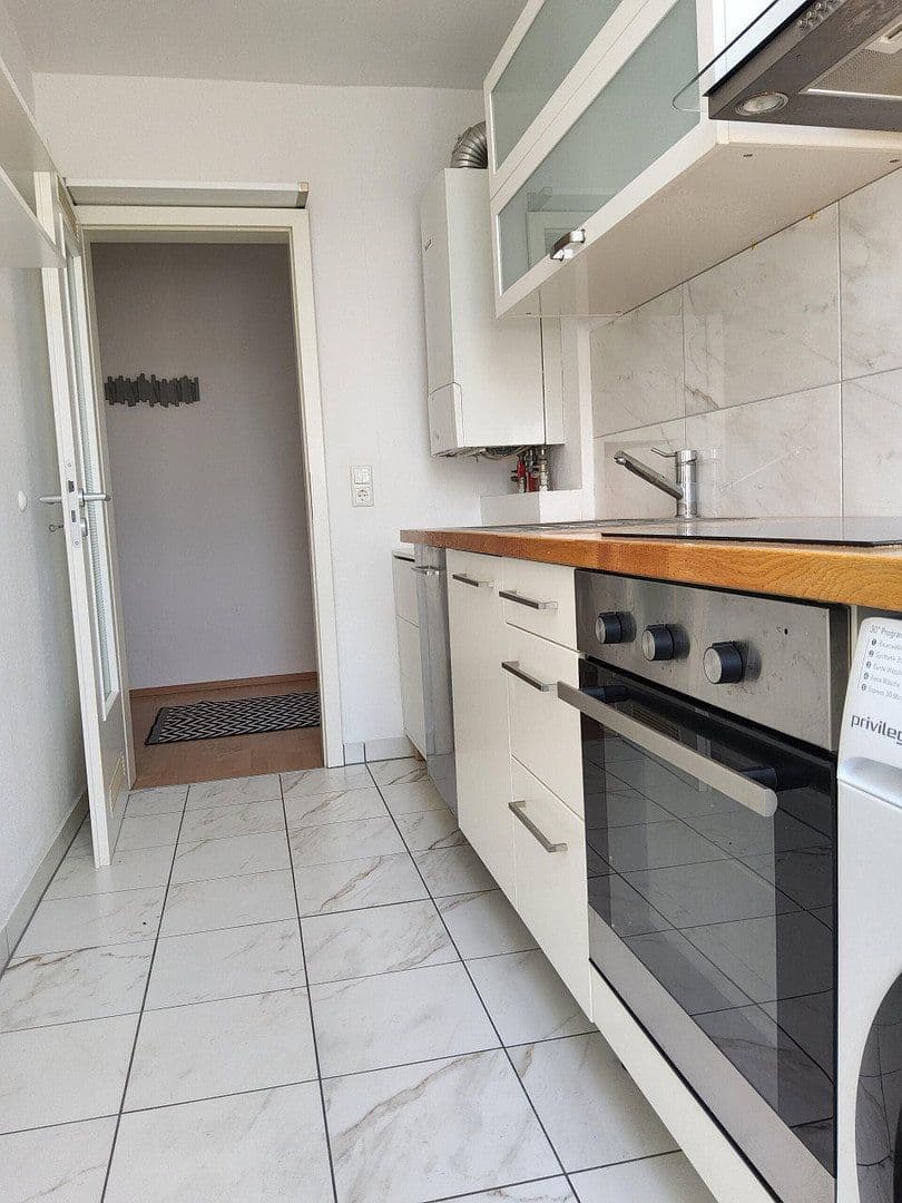 Prenájom bytu 2-izbový 62 m², Frankfurt, Hesensko Prenájom bytu 2-izbový 62 m², Frankfurt, Hesensko