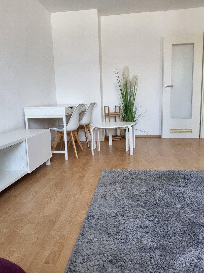 Prenájom bytu 2-izbový 62 m², Frankfurt, Hesensko Prenájom bytu 2-izbový 62 m², Frankfurt, Hesensko