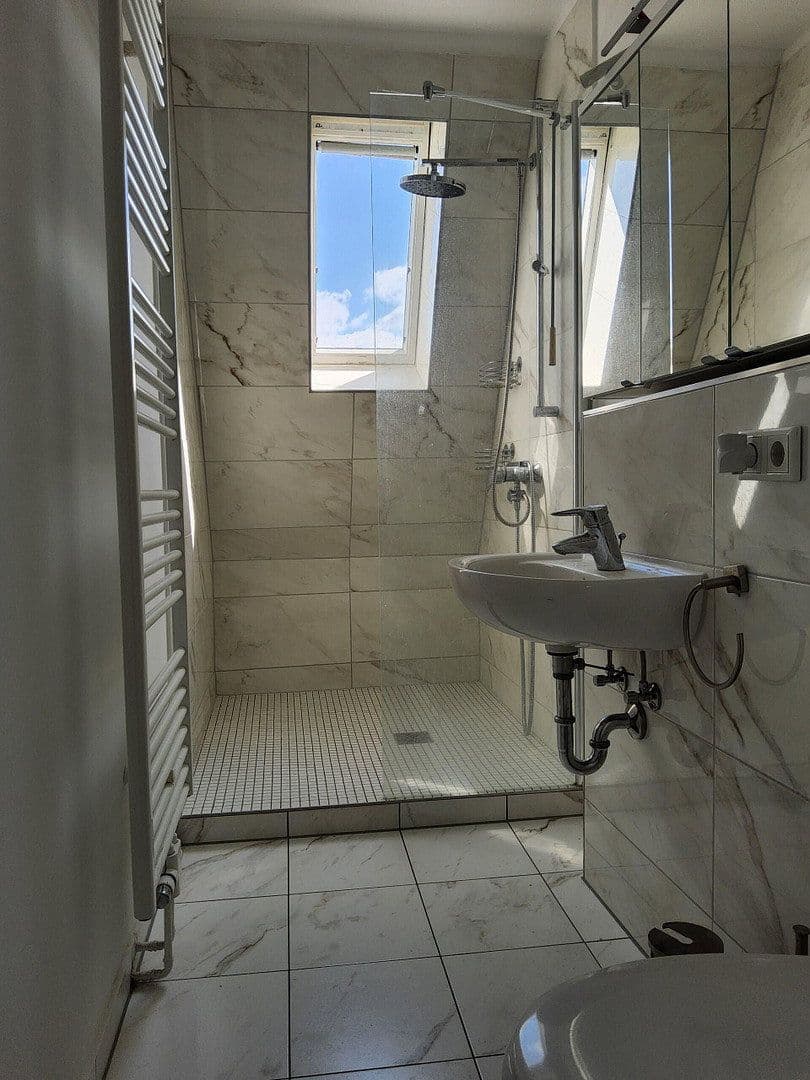 Prenájom bytu 2-izbový 62 m², Frankfurt, Hesensko Prenájom bytu 2-izbový 62 m², Frankfurt, Hesensko