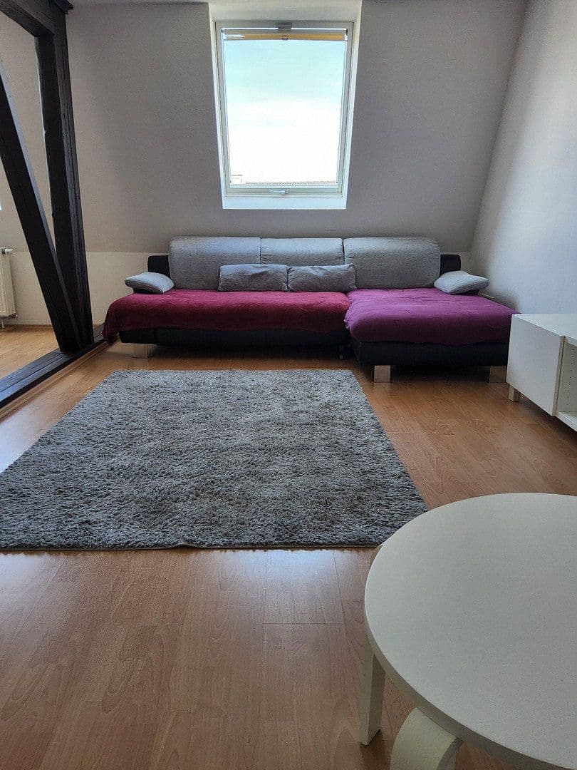 Prenájom bytu 2-izbový 62 m², Frankfurt, Hesensko Prenájom bytu 2-izbový 62 m², Frankfurt, Hesensko