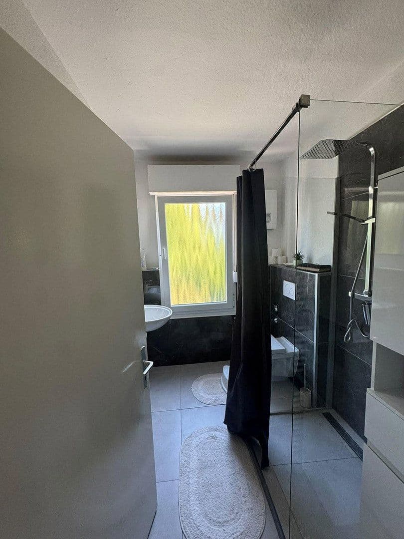 Prenájom domu 73 m², pozemok 358 m², Hochstr. 3, Bad Neuenahr-Ahrweiler, Porýnie-Falcko Prenájom domu 73 m², pozemok 358 m², Hochstr. 3, Bad Neuenahr-Ahrweiler, Porýnie-Falcko