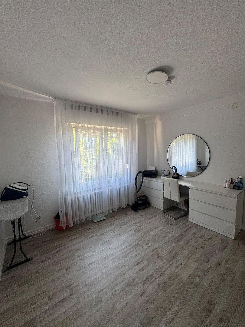 Prenájom domu 73 m², pozemok 358 m², Hochstr. 3, Bad Neuenahr-Ahrweiler, Porýnie-Falcko Prenájom domu 73 m², pozemok 358 m², Hochstr. 3, Bad Neuenahr-Ahrweiler, Porýnie-Falcko