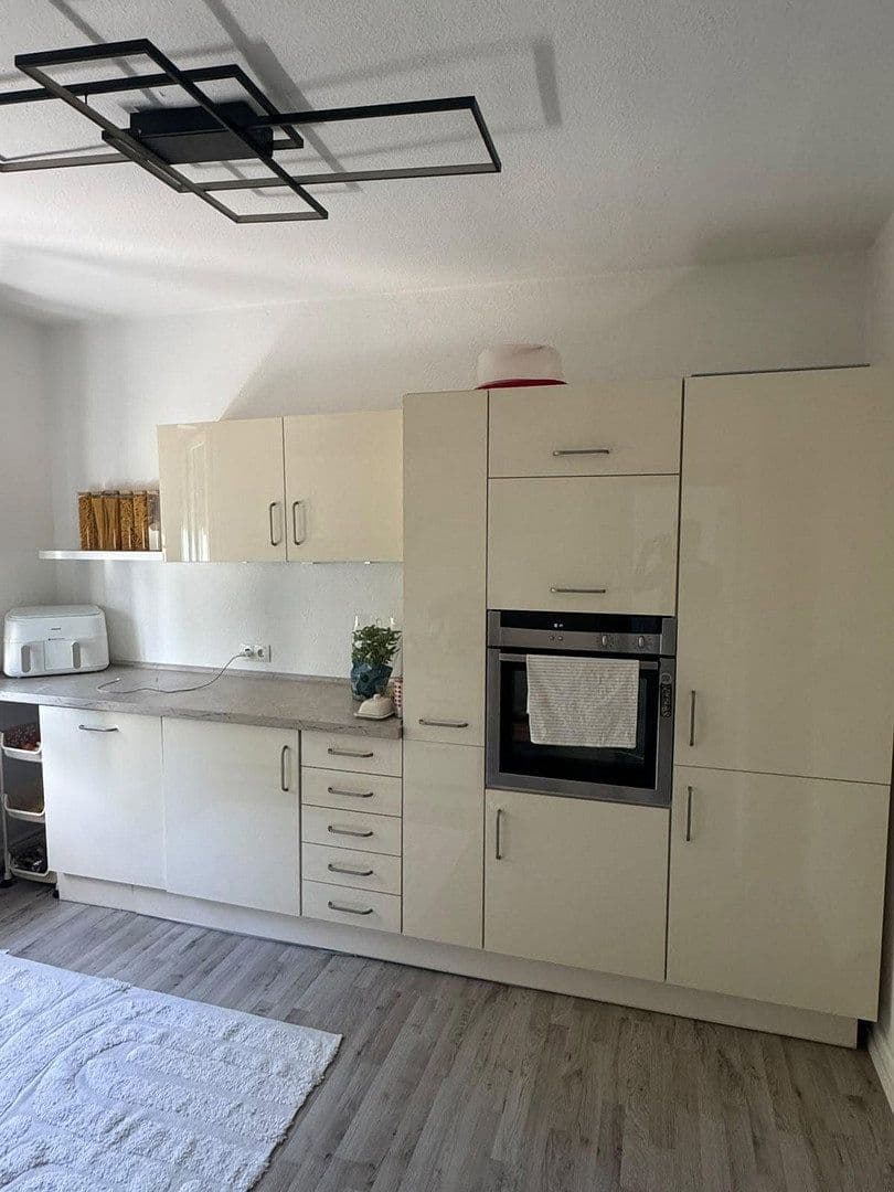 Prenájom domu 73 m², pozemok 358 m², Hochstr. 3, Bad Neuenahr-Ahrweiler, Porýnie-Falcko Prenájom domu 73 m², pozemok 358 m², Hochstr. 3, Bad Neuenahr-Ahrweiler, Porýnie-Falcko