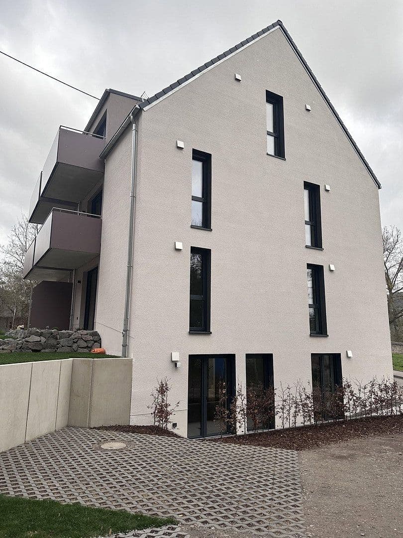 Prenájom bytu 3-izbový 100 m², Schlossstraße 63, Andernach, Porýnie-Falcko Prenájom bytu 3-izbový 100 m², Schlossstraße 63, Andernach, Porýnie-Falcko