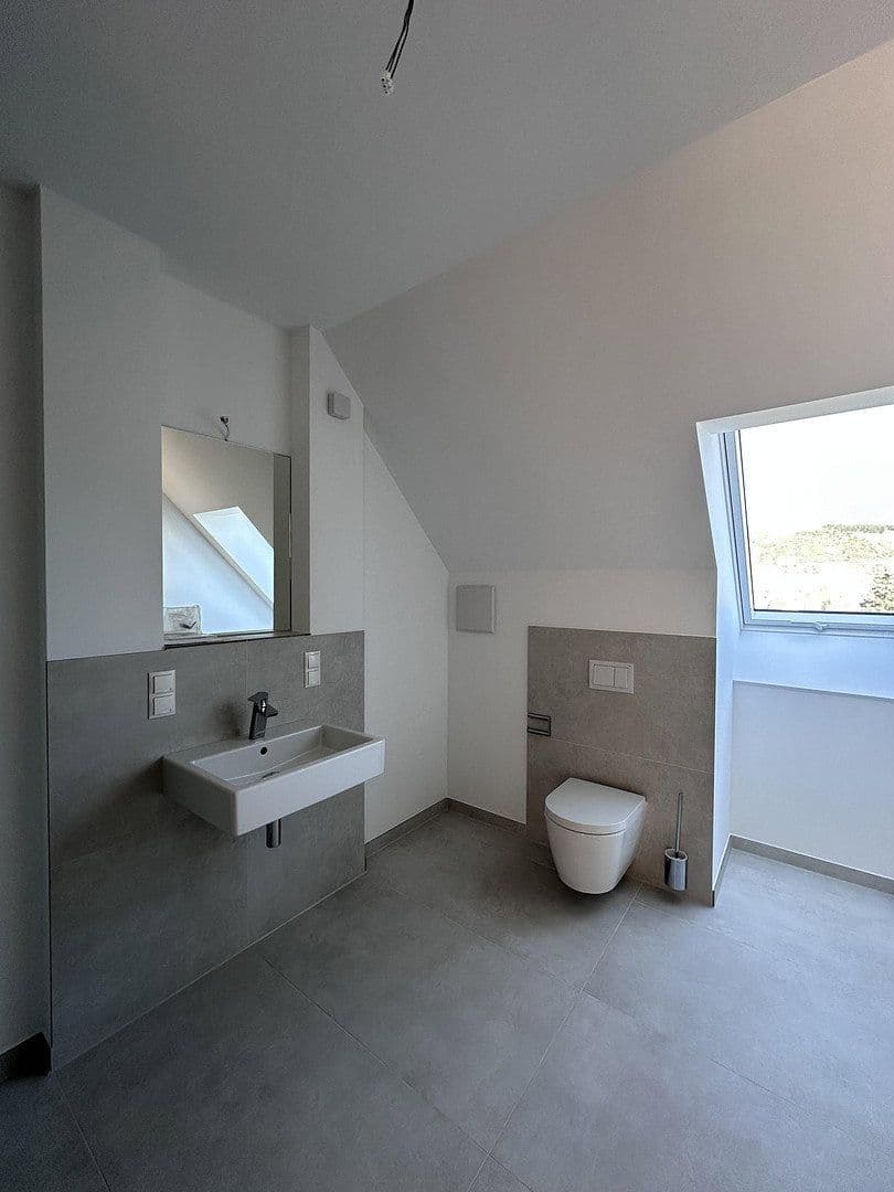 Prenájom bytu 3-izbový 100 m², Schlossstraße 63, Andernach, Porýnie-Falcko Prenájom bytu 3-izbový 100 m², Schlossstraße 63, Andernach, Porýnie-Falcko