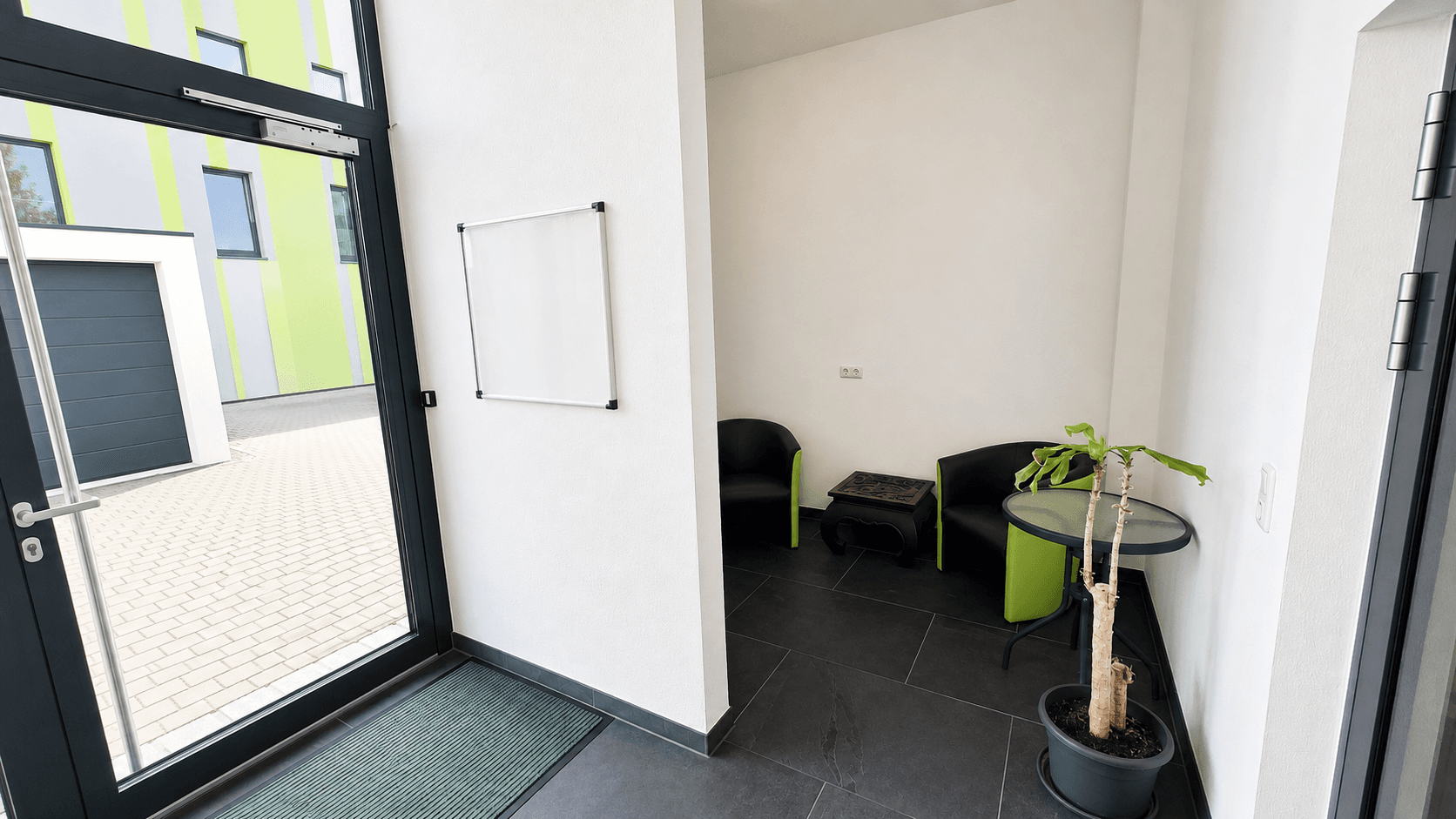 Prenájom nebytového priestoru 893 m², Bavariaring 12, Kaufbeuren, Bavorsko Prenájom nebytového priestoru 893 m², Bavariaring 12, Kaufbeuren, Bavorsko